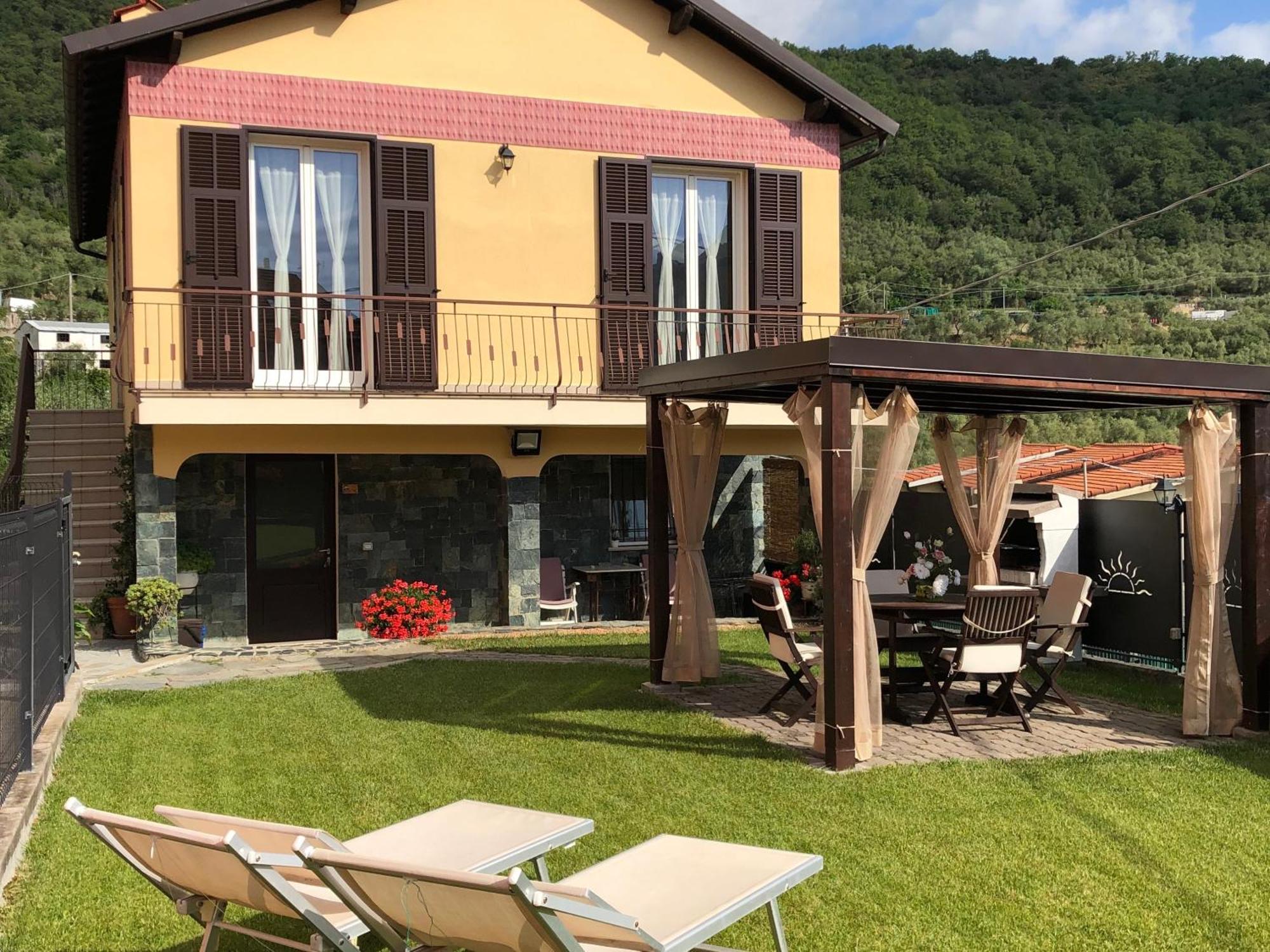 Casa Ginni Con Piscina E Giardino Caravonica Exteriör bild
