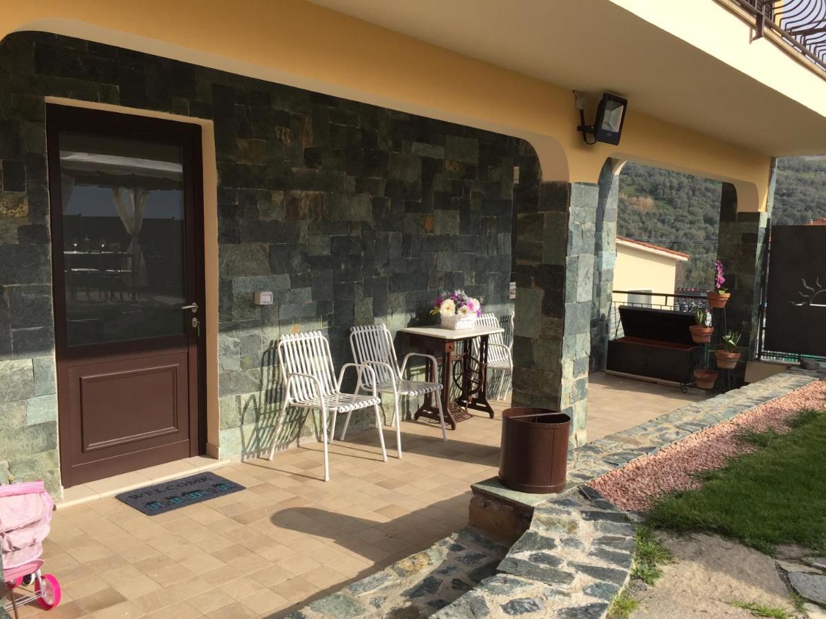 Casa Ginni Con Piscina E Giardino Caravonica Exteriör bild