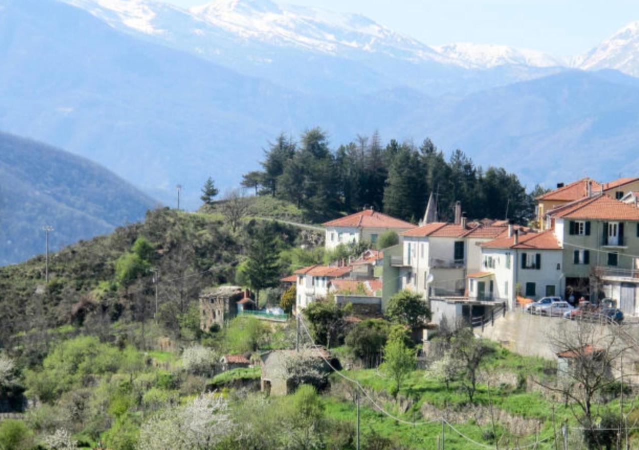 Casa Ginni Con Piscina E Giardino Caravonica Exteriör bild